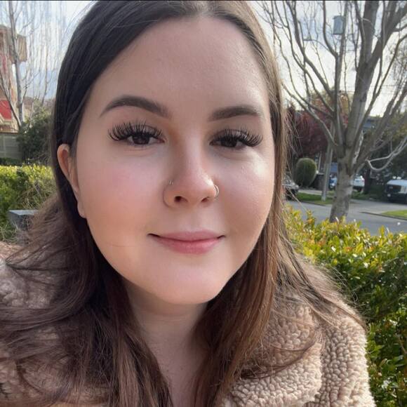 Meet your Posher, Eden - Picture 1 of 1